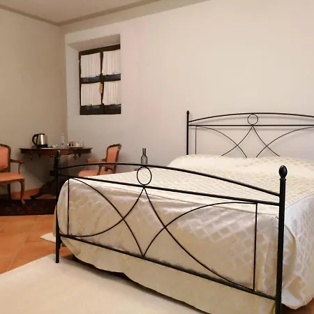 La Casa Di Talin Farm stay *